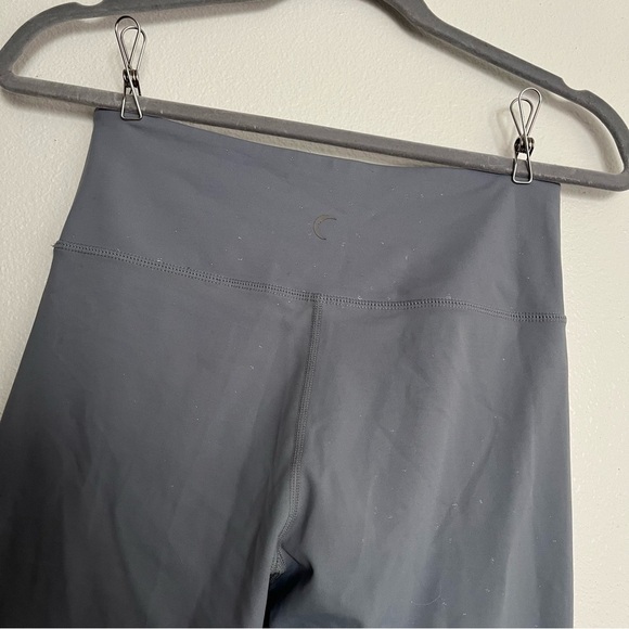 ZYIA Active 7/8 length blue shimmer workout leggings size Medium / 6-8 - Picture 5 of 9